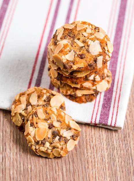 Galletas con chocolate y almendras