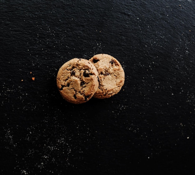 Galletas de chocolate apiladas caseras