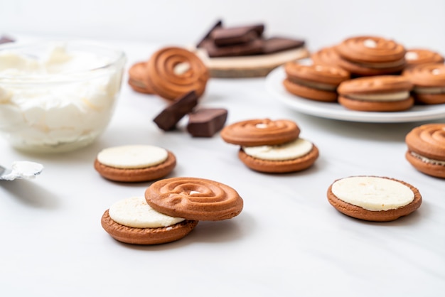 galletas de chocolate con crema