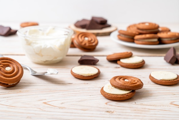 galletas de chocolate con crema