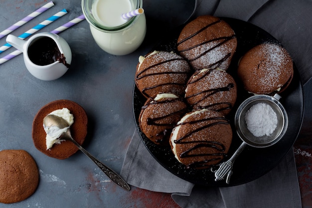 Galletas de chocolate de Woopie Cookie con crema de mascarpone