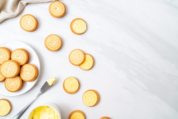 galletas con crema de mantequilla