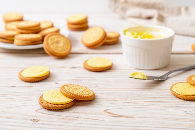 Foto galletas con crema de mantequilla