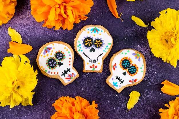 Foto galletas del día de muertos en forma de calavera de azúcar