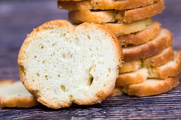 Galletas finas de centeno fritas