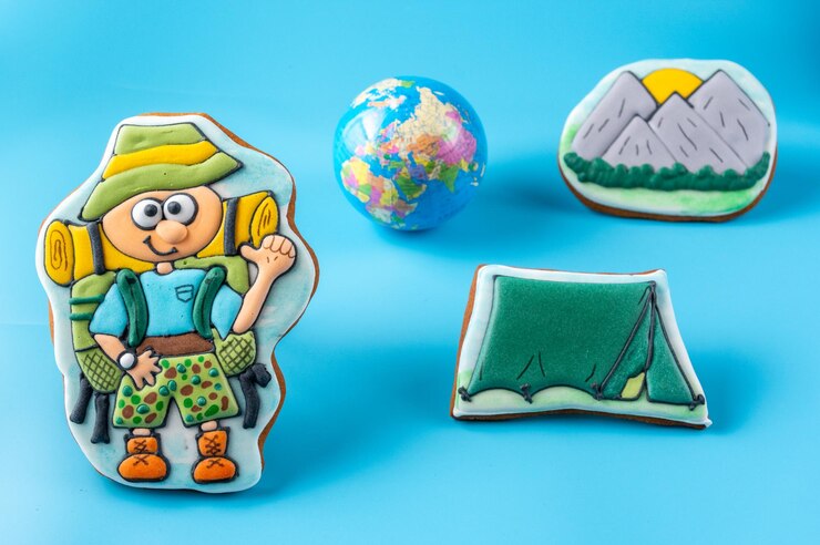 Foto galletas en forma de turista galletas de pan de jengibre caseras en un tema turístico turista viajero