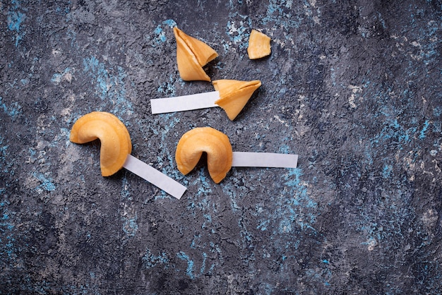 Galletas de la fortuna chinas tradicionales con predicción