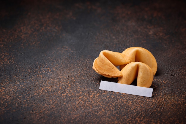 Galletas de la fortuna chinas tradicionales con predicción