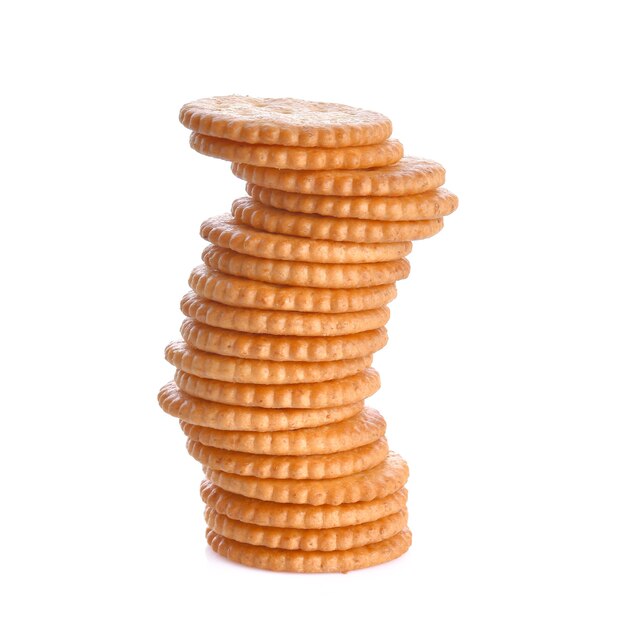 Galletas de galleta en superficie blanca