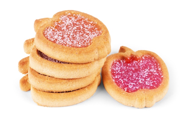 Galletas con gelatina de frutas, aislado sobre un fondo blanco.