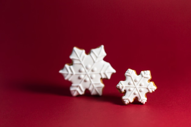 Galletas de jengibre con forma de copo de nieve