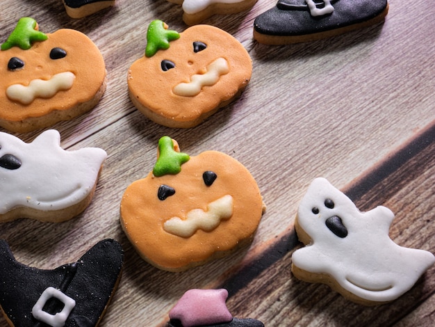 Las galletas de jengibre de Halloween para el concepto de comida y vacaciones