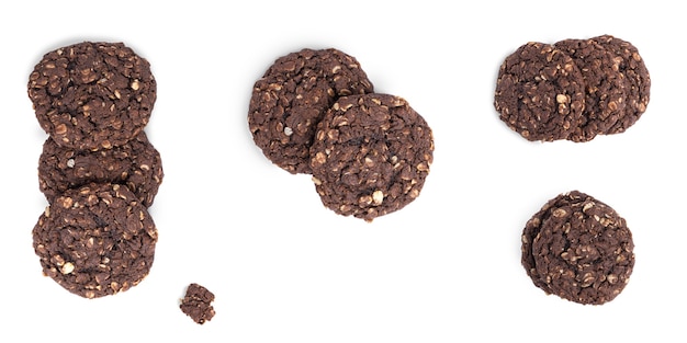 Galletas de maní aisladas sobre fondo blanco