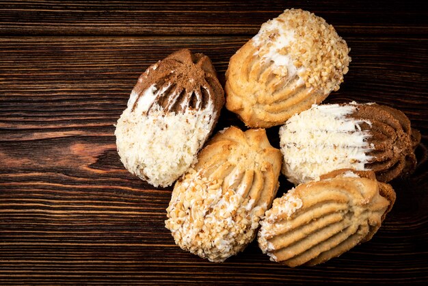 Galletas de mantequilla con maní y coco