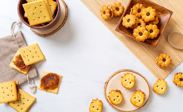 galletas con mermelada de piña