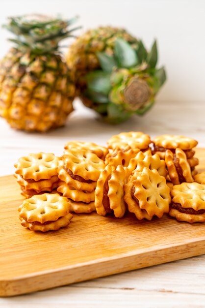 galletas con mermelada de piña