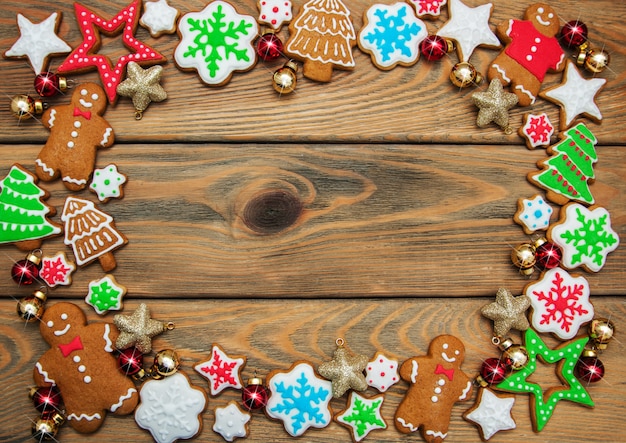 Galletas de Navidad de jengibre y miel de colores