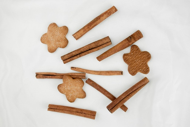 Galletas navideñas asteriscos Galletas de jengibre con canela y especias Hornear según casero