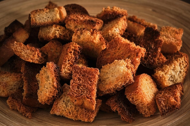 Galletas de pan frito caseras calientes de cerca