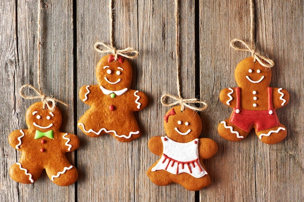 Galletas de pareja de pan de jengibre caseras navideñas