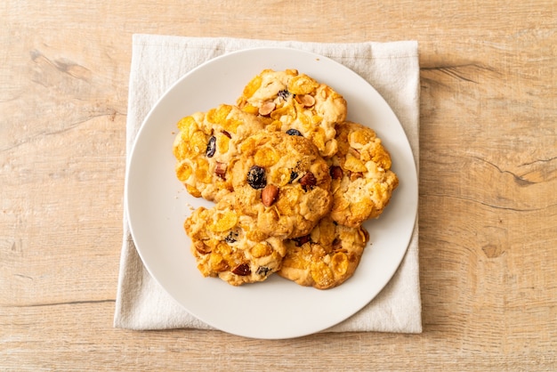 galletas con pasas de maíz y almendras