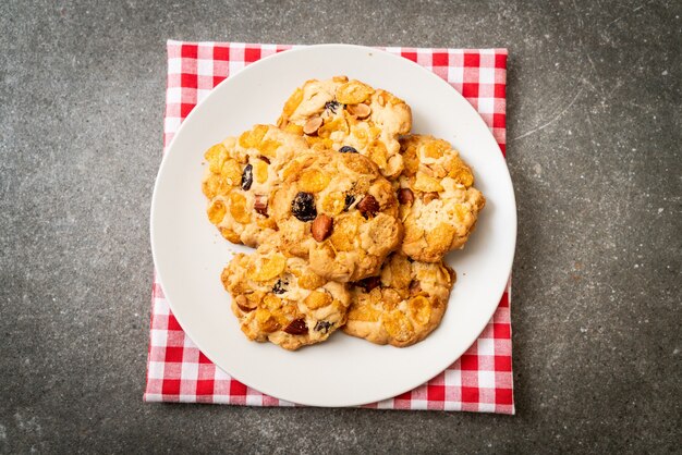 galletas con pasas de maíz y almendras