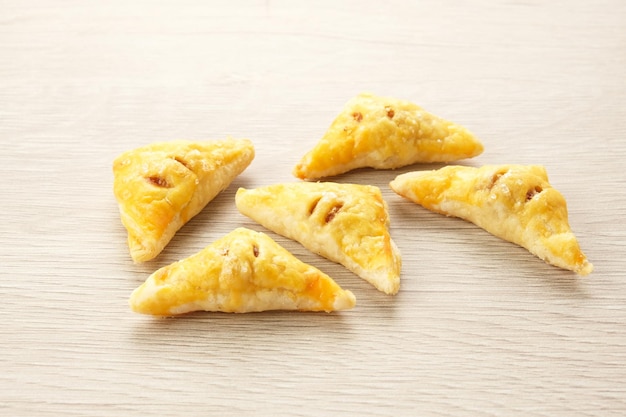 Galletas de pastelería de piña con relleno de mermelada de piña