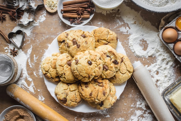 Galletas, pasteles, cocinar sus propias manos. Enfoque selectivo