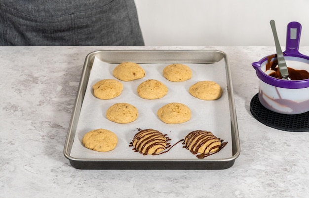 Galletas de plátano con lluvia de chocolate