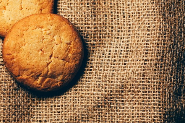 Galletas sobre tela de arpillera