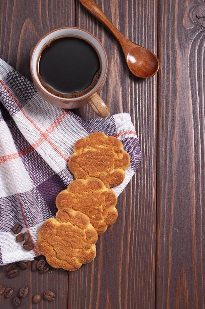 Galletas y taza de café