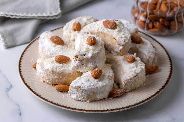 Las galletas tradicionales de Kavala con almendras