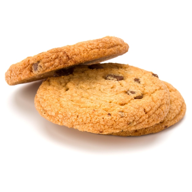 Galletas con trocitos de chocolate aisladas sobre fondo blanco Galletas dulces Pastelería casera