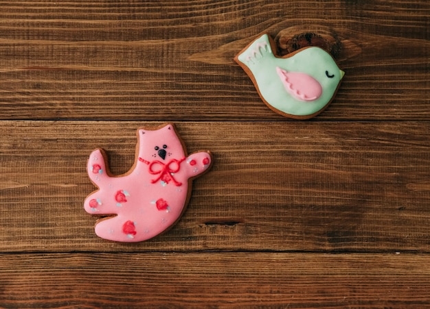 Galletas de vacaciones esmalte de pan de jengibre flores de gato regalo de colores pájaro hecho a mano