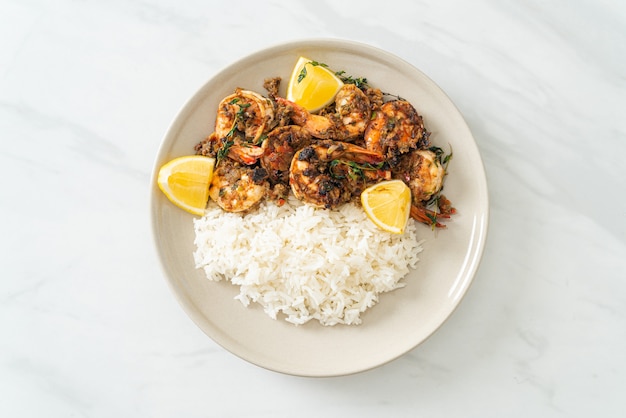 gambas jerk o gambas a la parrilla al estilo Jamaica con limón y arroz