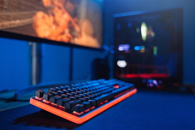 Foto gamer-ausrüstung für cybersport im neonlicht