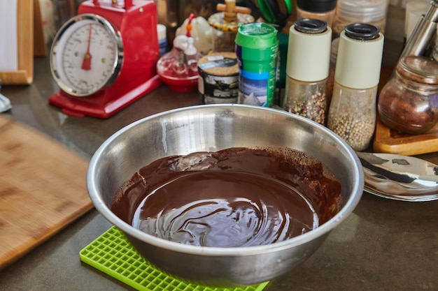 Ganache de chocolate para bizcocho de chocolate con pera y nueces Receta paso a paso