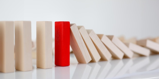 Un ganador de la lotería roja fila de bloques de madera