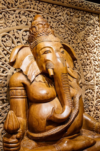 Ganesh madeira esculpida