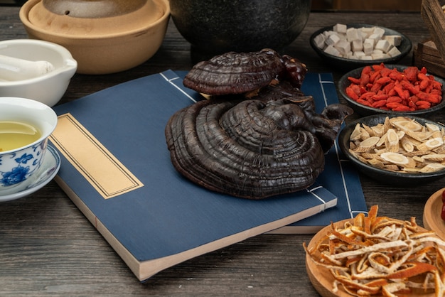 Ganoderma lucidum y medicina tradicional china en la mesa