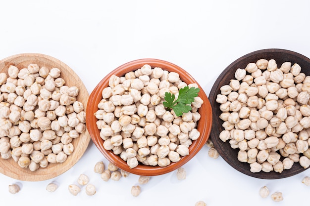 Garbanzos en platos.