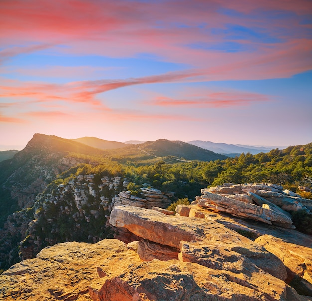 Garbi pico pôr do sol em Calderona Sierra Valencia