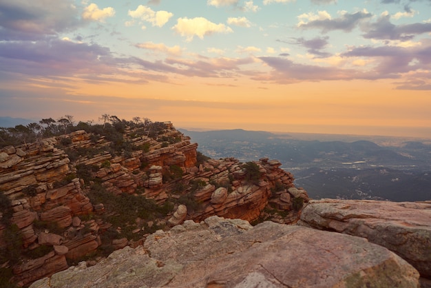 Garbi pico pôr do sol em Calderona Sierra Valencia