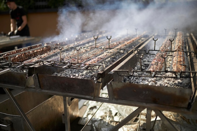 Garen von Fleisch auf dem Grill Fleisch auf dem Grill Streetfood Fleisch