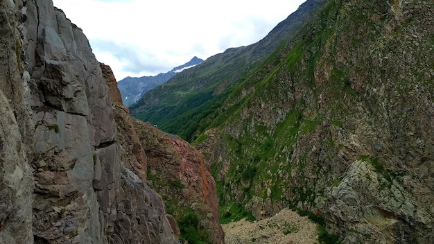 garganta rocosa en las montañas