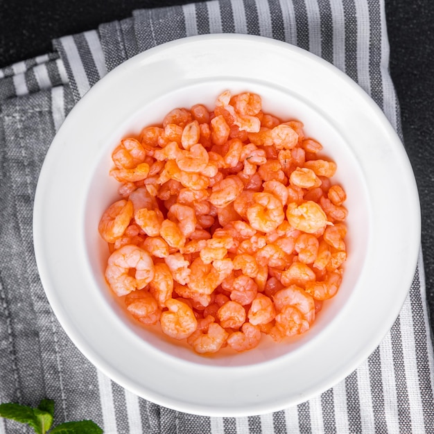 garnelen kleine garnelen würziger cocktail meeresfrüchte frische mahlzeit essen snack auf dem tisch kopierraum essen