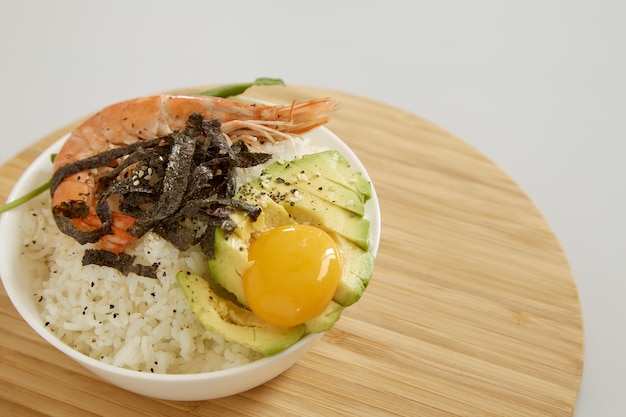 Garnelen-Sashimi-Reis-Poke-Schüsselnahrung