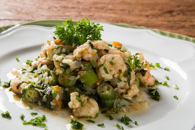 Garneleneintopf mit Okra - Guisado - Traditionelles amazonisches Gericht