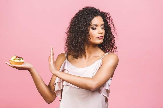 Garota afro americana não come bolo