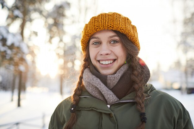 Garota feliz em Winter Park